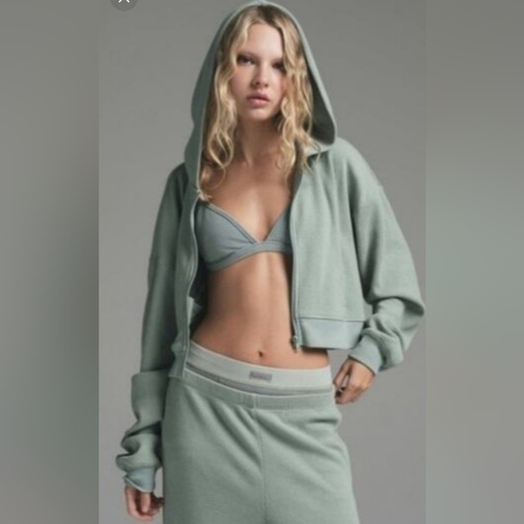 Skims Zip Up Cropped Brushed Waffle Casual Hoodie In Mineral Green Size 2X - Picture 2 of 14